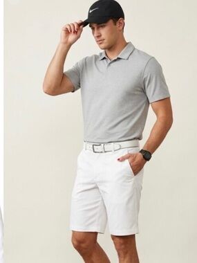 NWT Nike Men’s Flat Front Tech Golf Shorts Size 36 / Light Bone